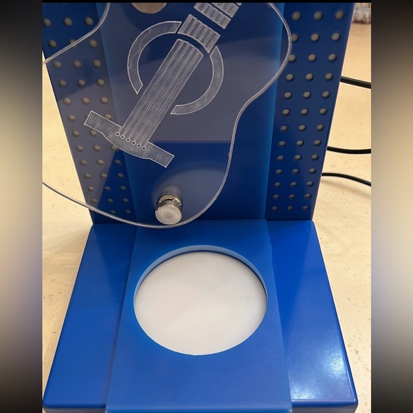 Neon light display beer holder with fake beer with foam in a Stella glass - Picture 13 of 14